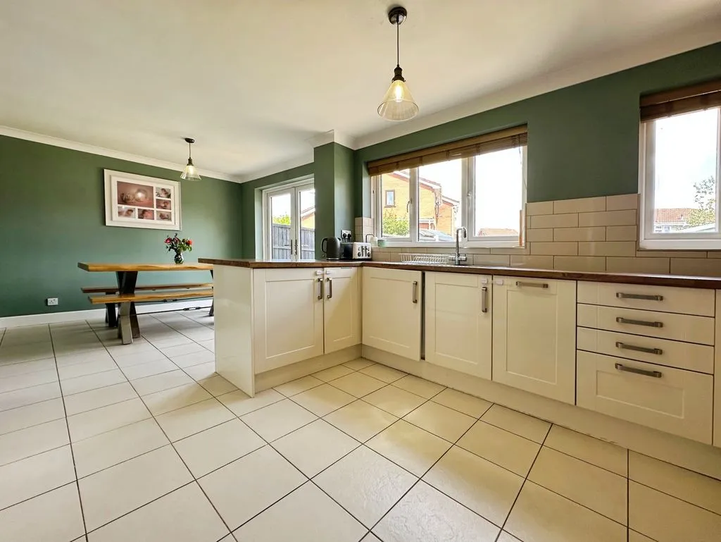The Parkway, Shelfield, WS4, photo 6