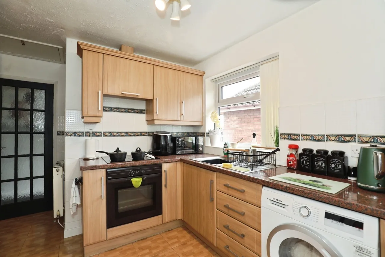 Primrose Hill, CREWE, Cheshire, CW2, photo 3