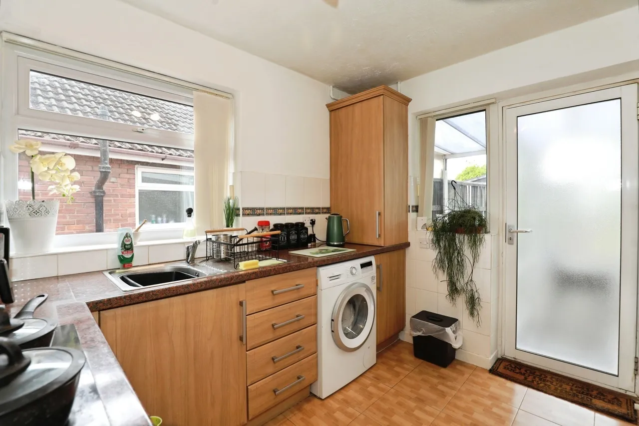 Primrose Hill, CREWE, Cheshire, CW2, photo 2