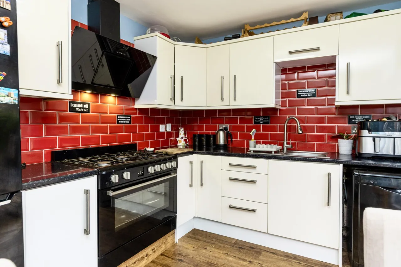 Brynmor Avenue, Rhyl, LL18, photo 4