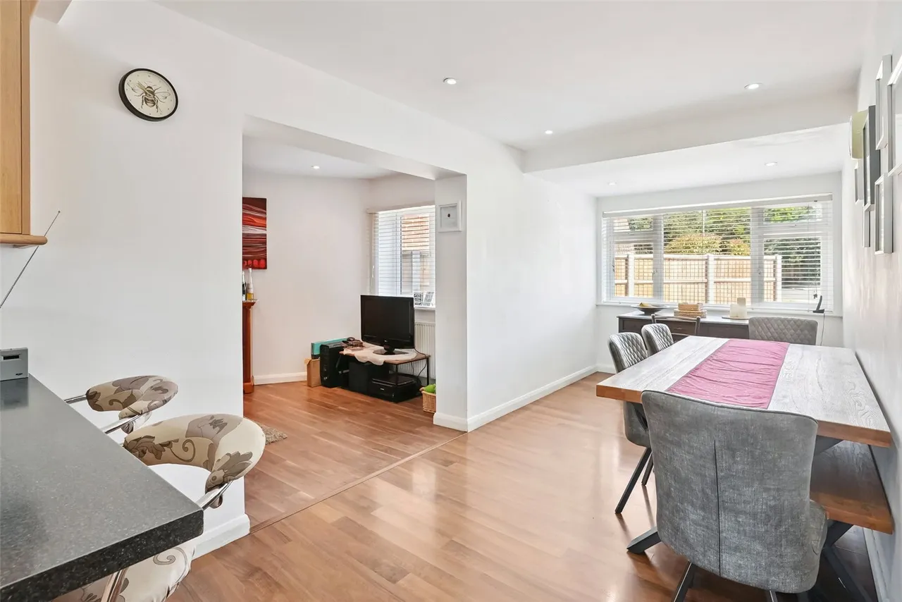 Grant Close, Shepperton, TW17 9AF, photo 6