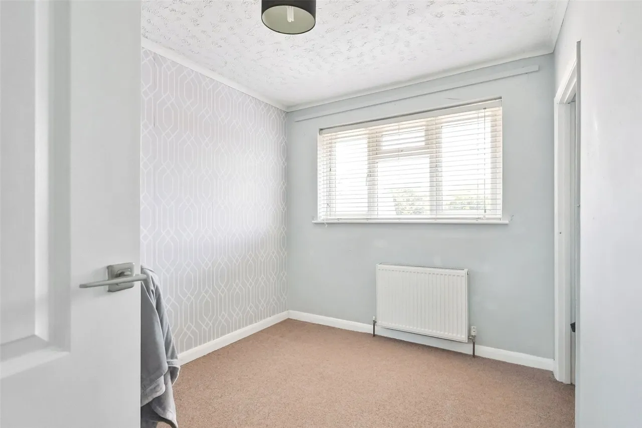 Grant Close, Shepperton, TW17 9AF, photo 11