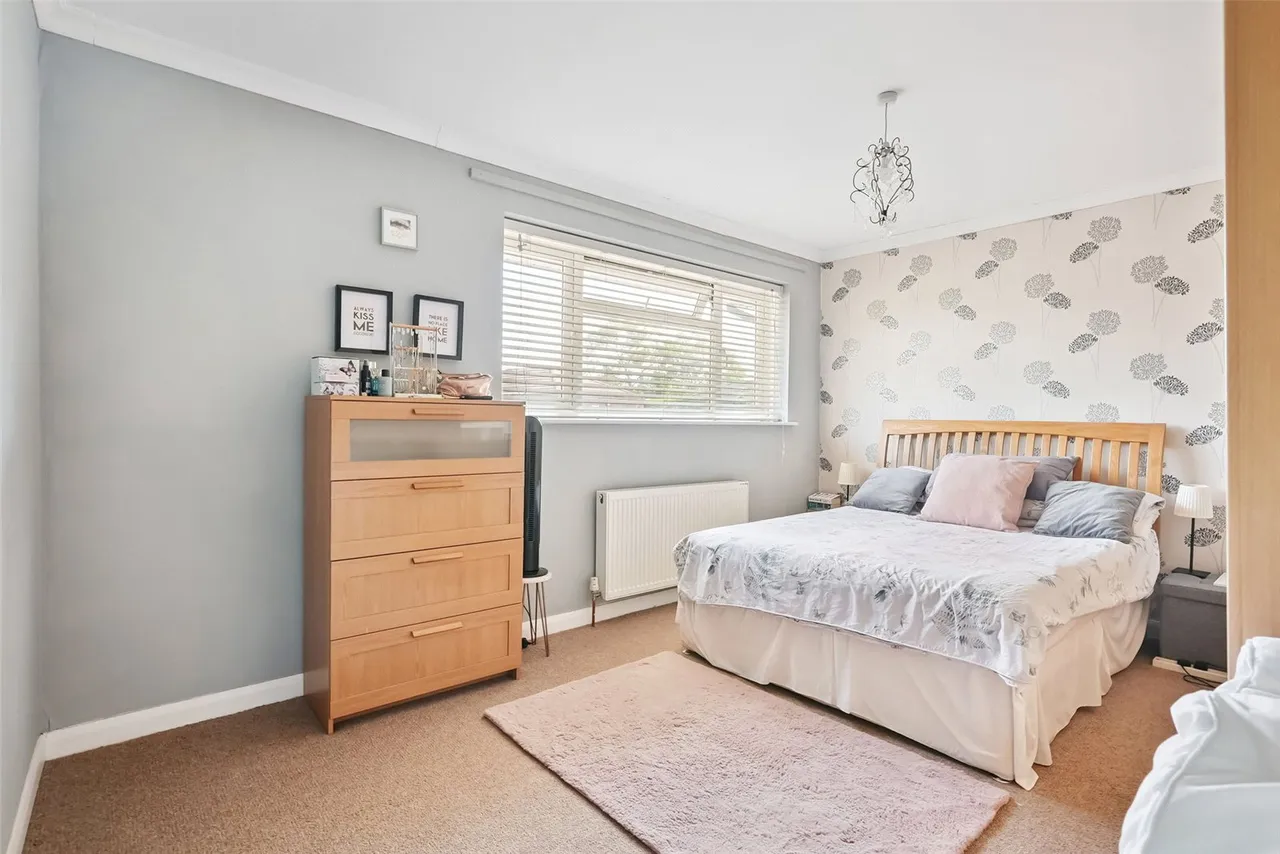Grant Close, Shepperton, TW17 9AF, photo 9