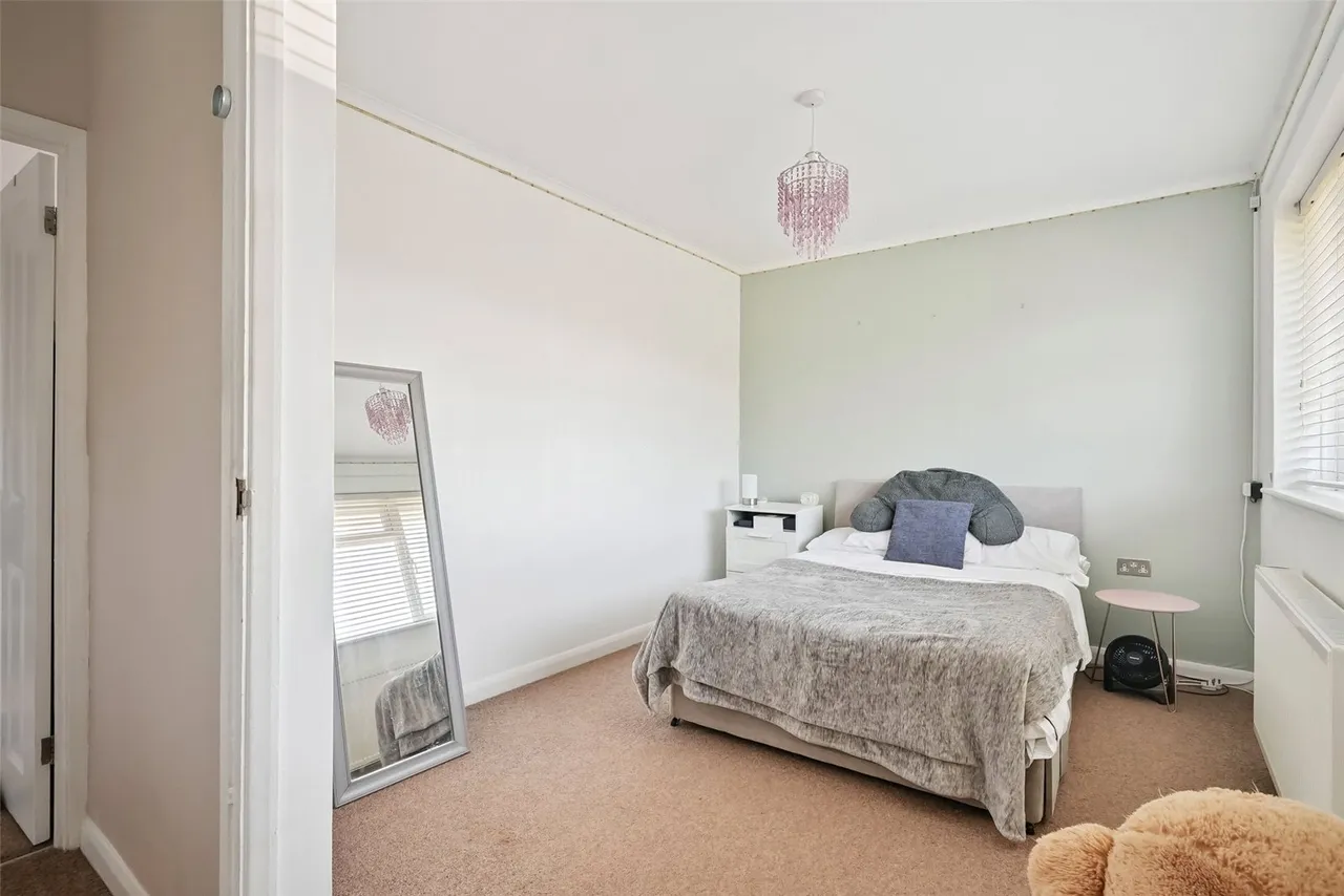 Grant Close, Shepperton, TW17 9AF, photo 10