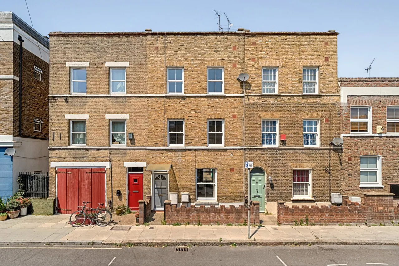 4 bed house for sale — Mina Road, SE17