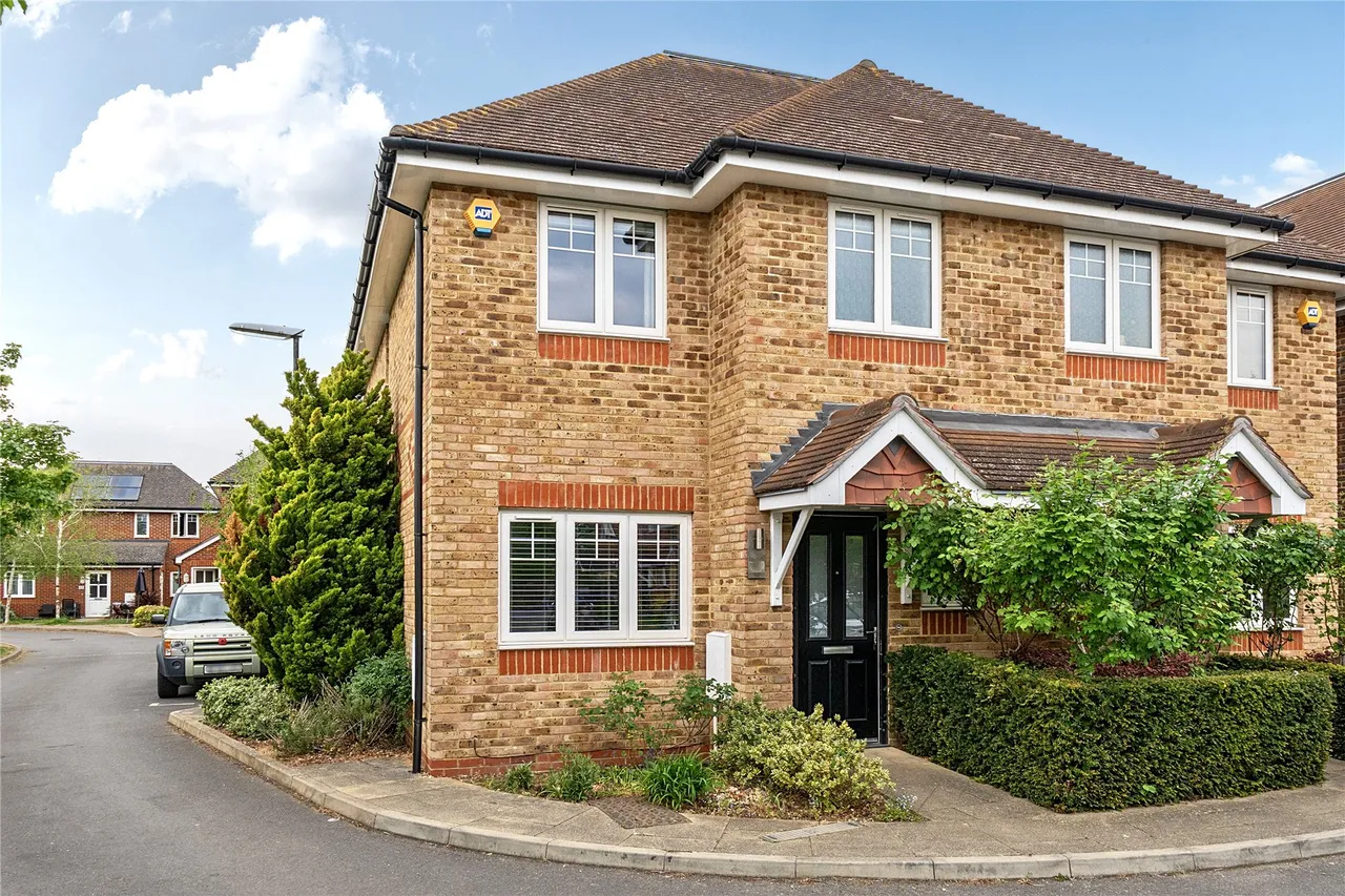 3 bed house for sale, Mole Place, West Molesey, KT8