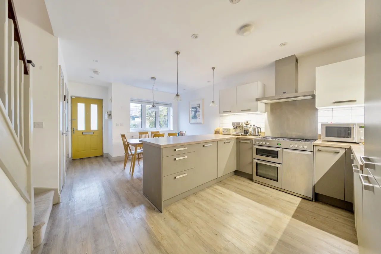 Mole Place, West Molesey, KT8, photo 4