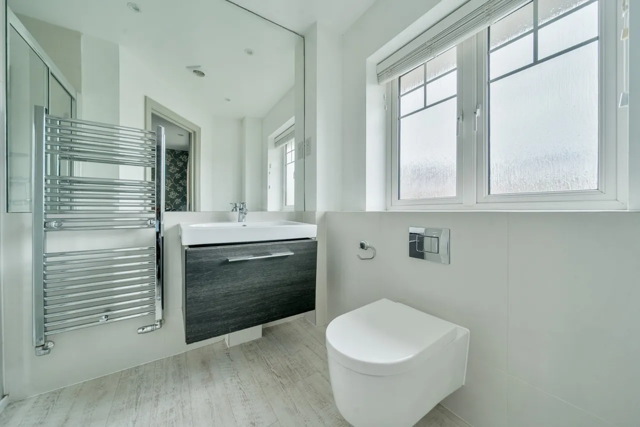 Mole Place, West Molesey, KT8, photo 10