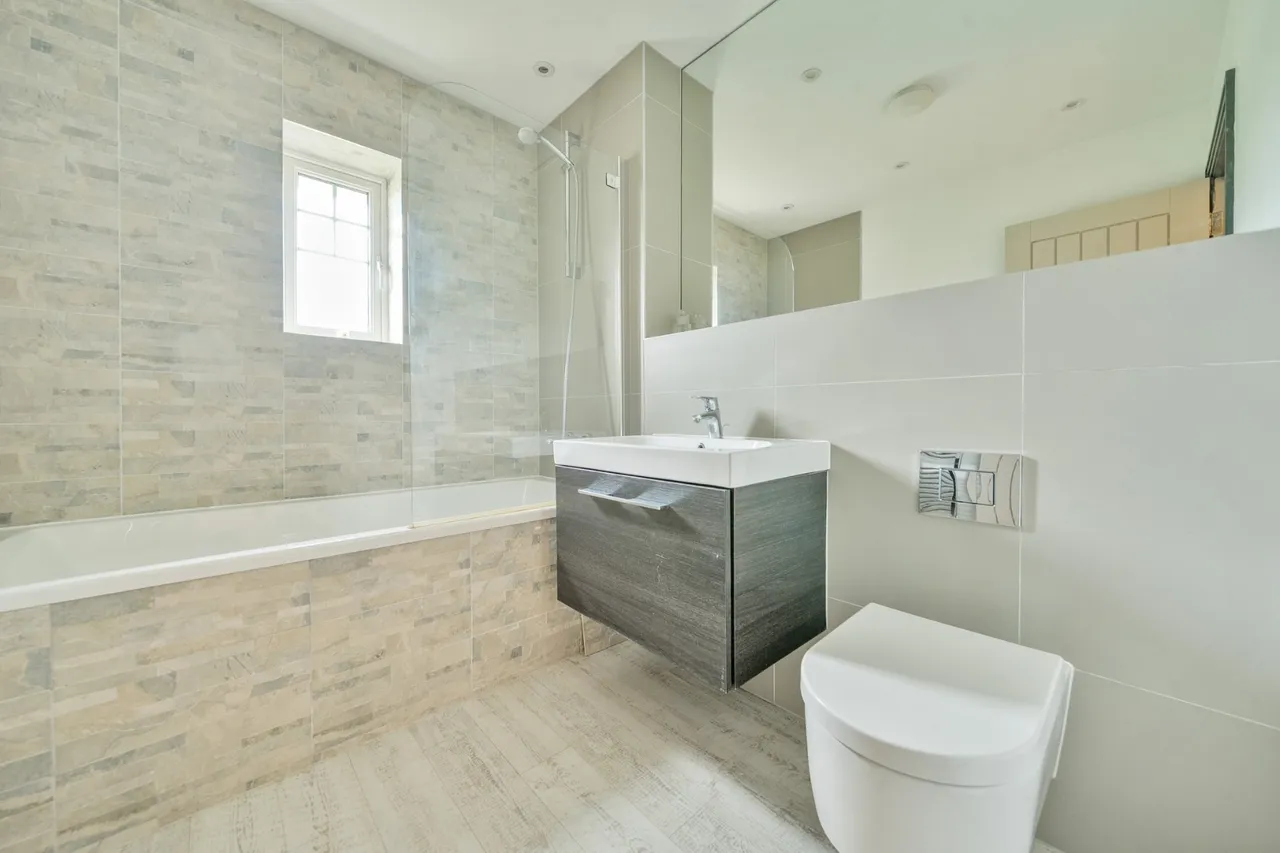 Mole Place, West Molesey, KT8, photo 13