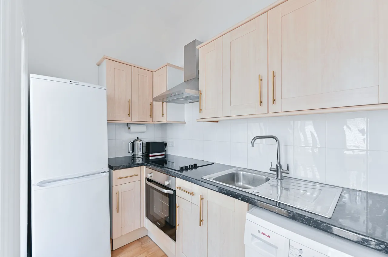 Flat 1, 27 Craster Road, London, photo 3