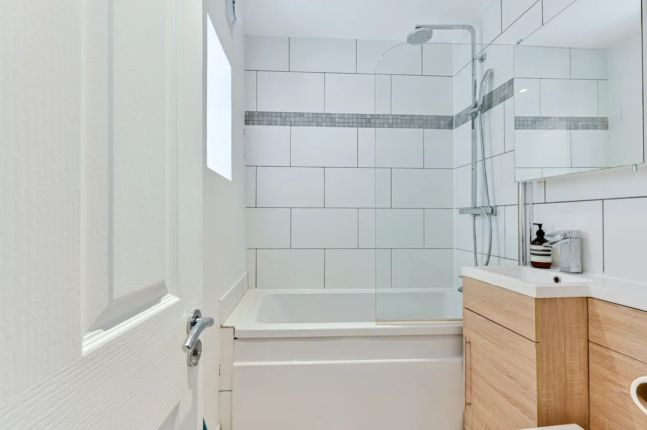 Flat 1, 27 Craster Road, London, photo 6