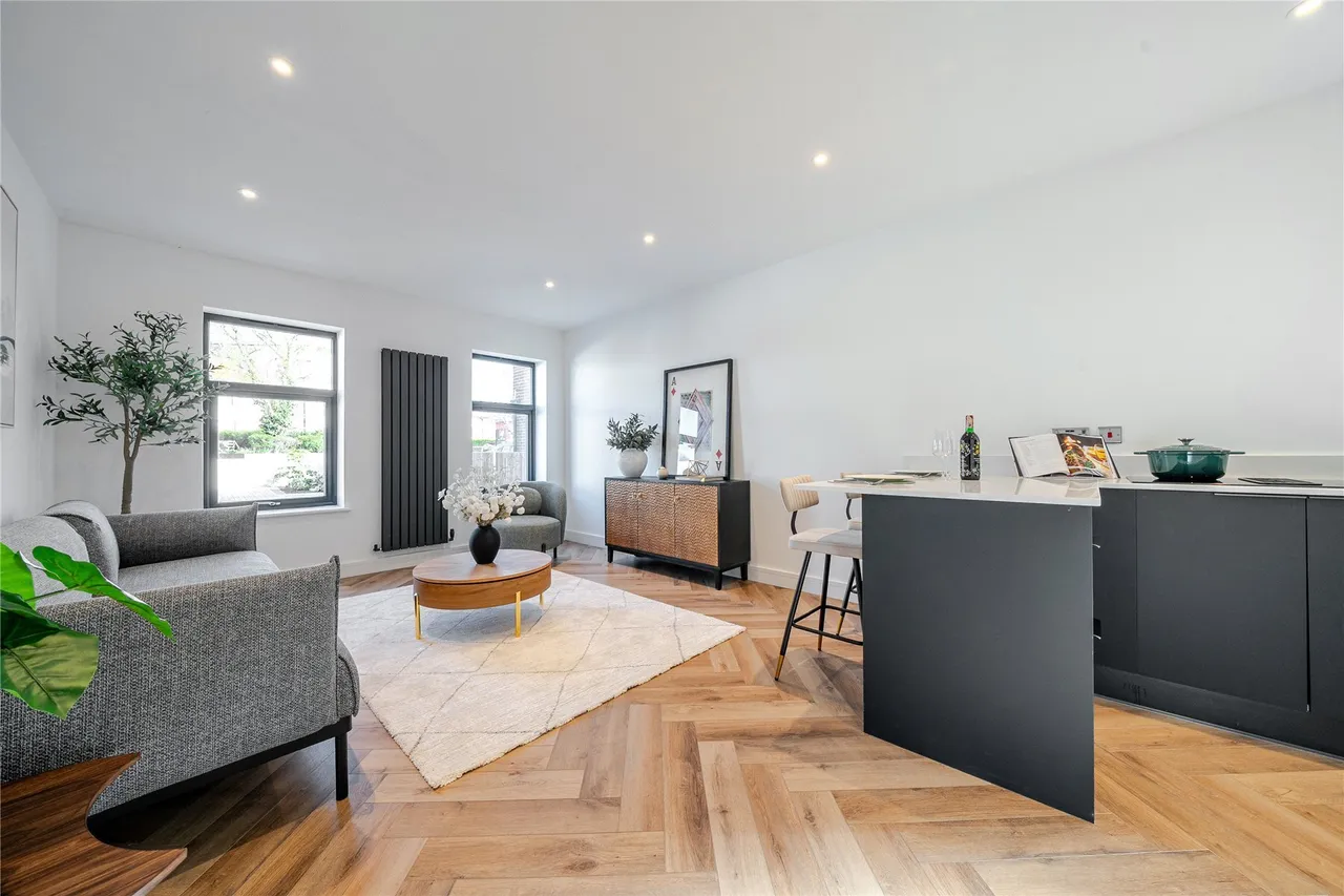 2 bed flat for sale — Blackfen Road, Sidcup, Kent, DA15