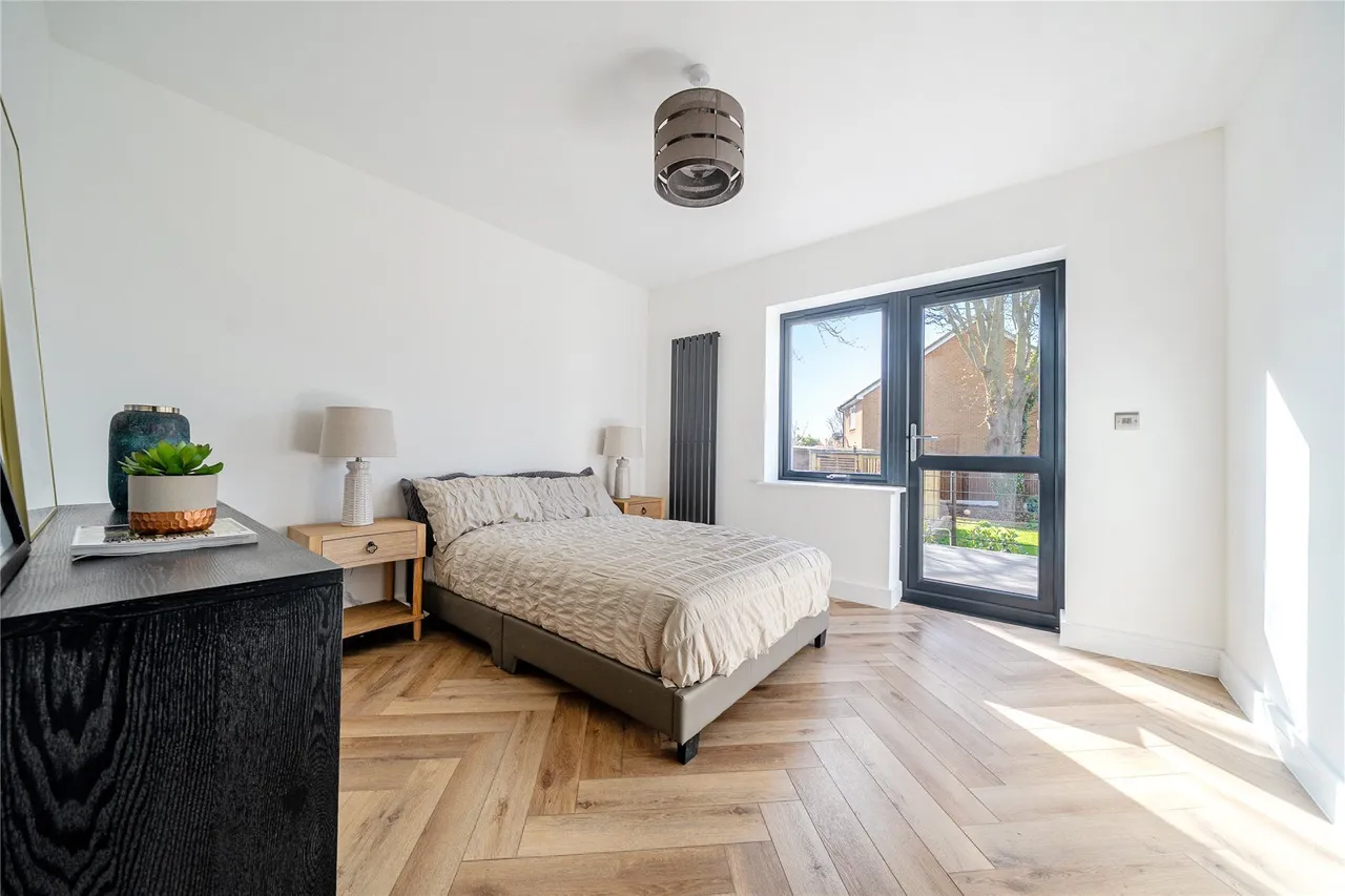 Blackfen Road, Sidcup, Kent, DA15, photo 3
