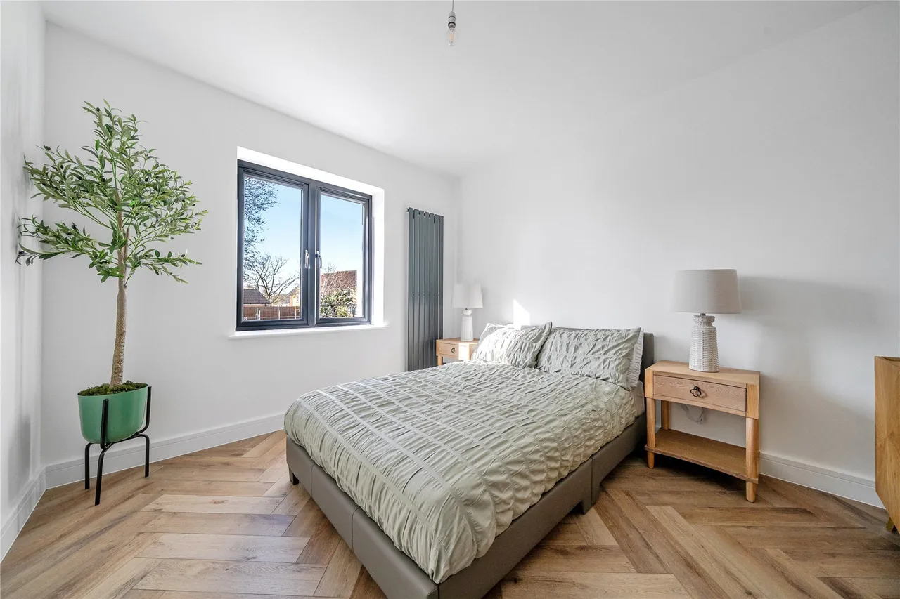 Blackfen Road, Sidcup, Kent, DA15, photo 4