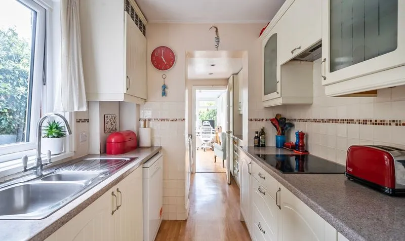 Upper Court Road, Epsom, KT19, photo 8
