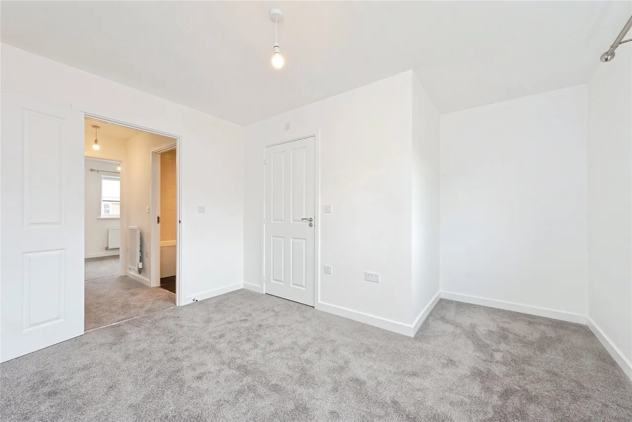 Chobham Road, Frimley, GU16, photo 12