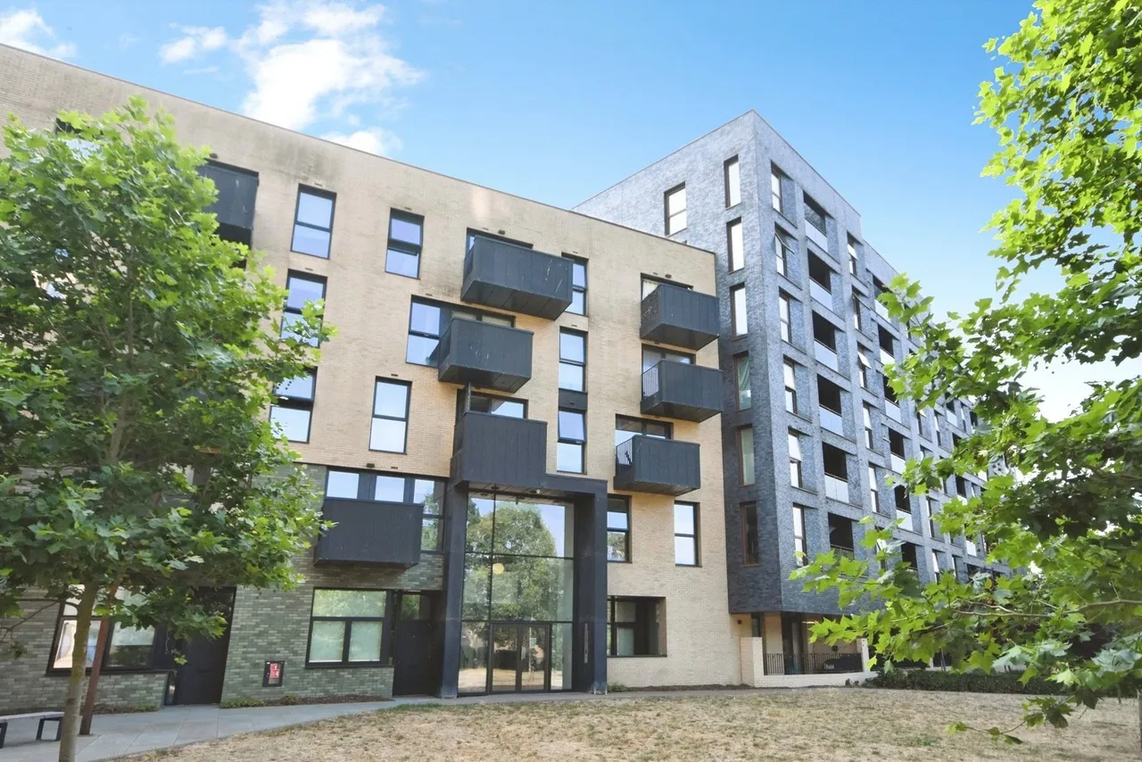 1 bed flat for sale — Burgess Springs, Chelmsford, Essex, CM1