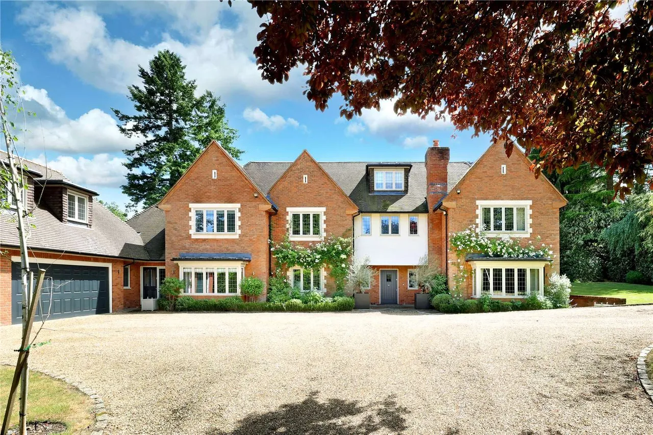 Grimms Hill, Great Missenden, Buckinghamshire, HP16 9BG, photo 5