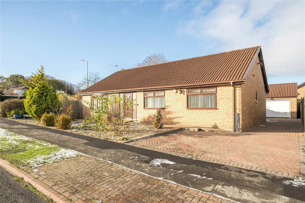 3 bed house for sale — Low Green, Newton Aycliffe, Durham, DL5
