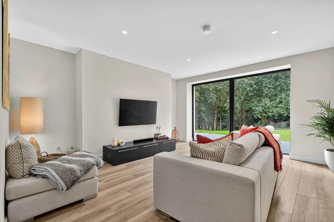 Ballynahatty Road, Belfast, BT8, photo 14