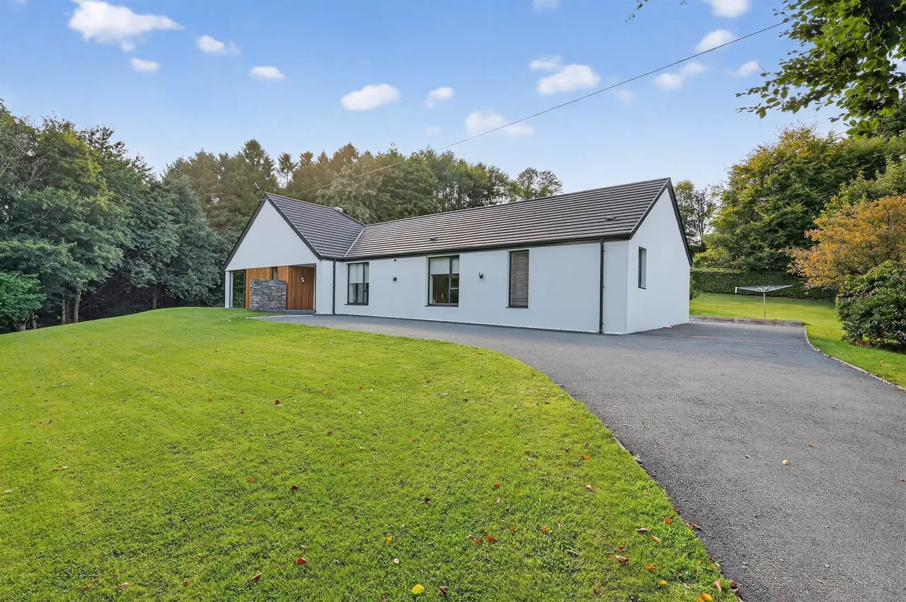 Ballynahatty Road, Belfast, BT8, photo 4