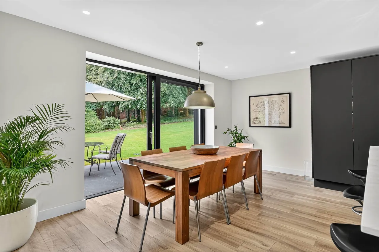 Ballynahatty Road, Belfast, BT8, photo 26