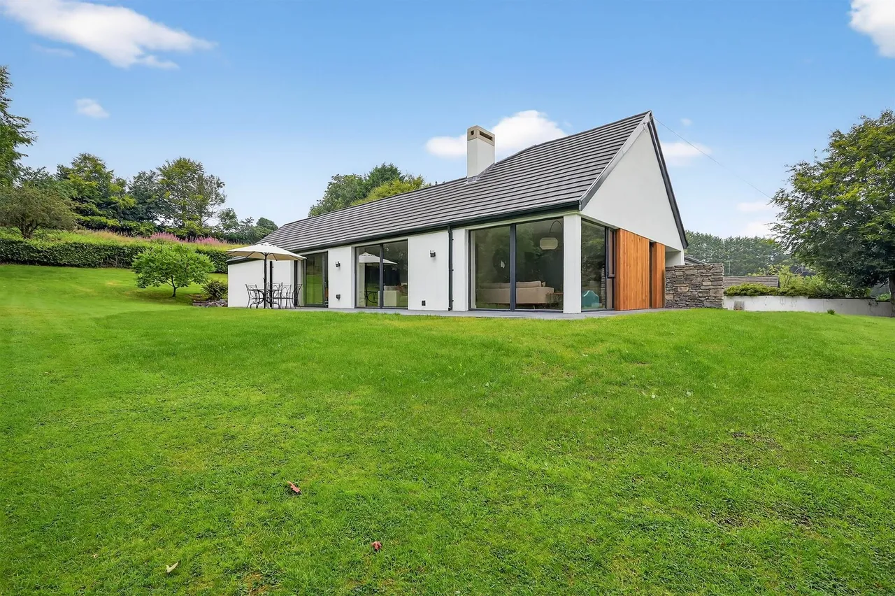 Ballynahatty Road, Belfast, BT8, photo 43