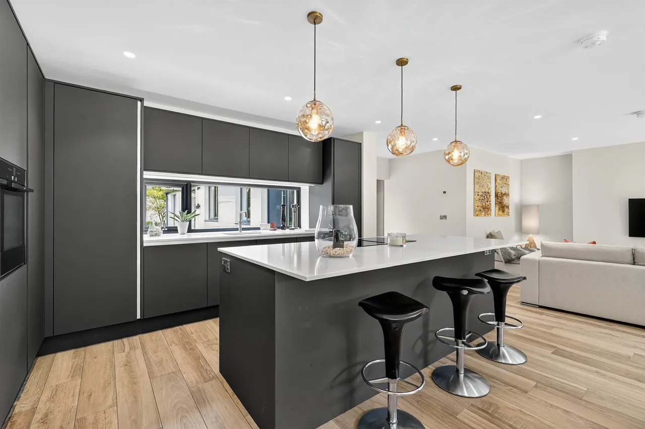 Ballynahatty Road, Belfast, BT8, photo 20