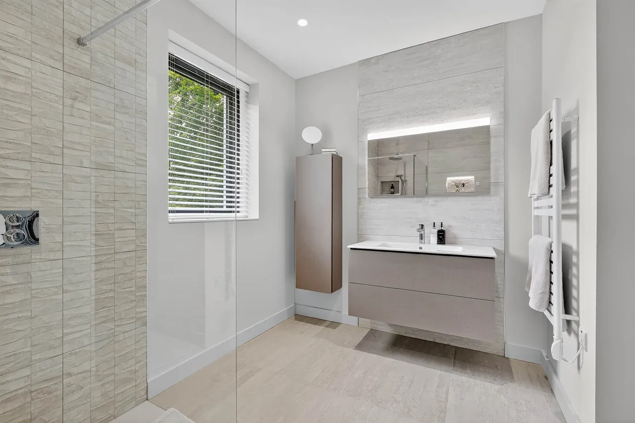 Ballynahatty Road, Belfast, BT8, photo 30