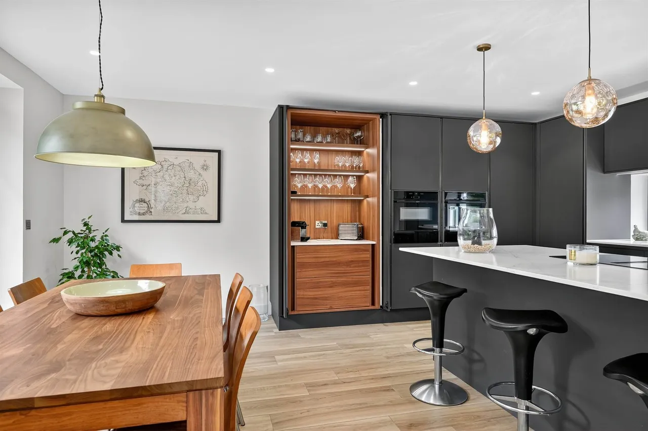 Ballynahatty Road, Belfast, BT8, photo 24