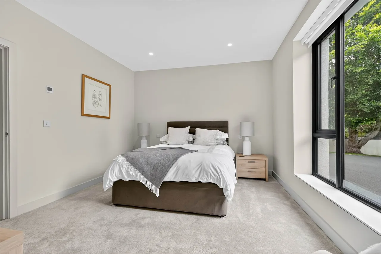 Ballynahatty Road, Belfast, BT8, photo 36