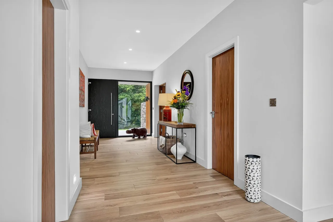 Ballynahatty Road, Belfast, BT8, photo 6