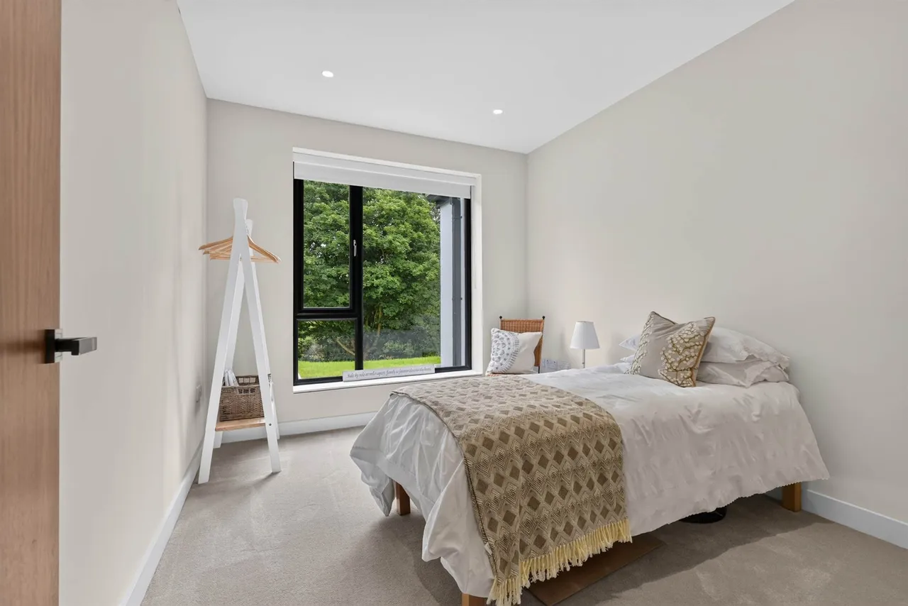 Ballynahatty Road, Belfast, BT8, photo 39