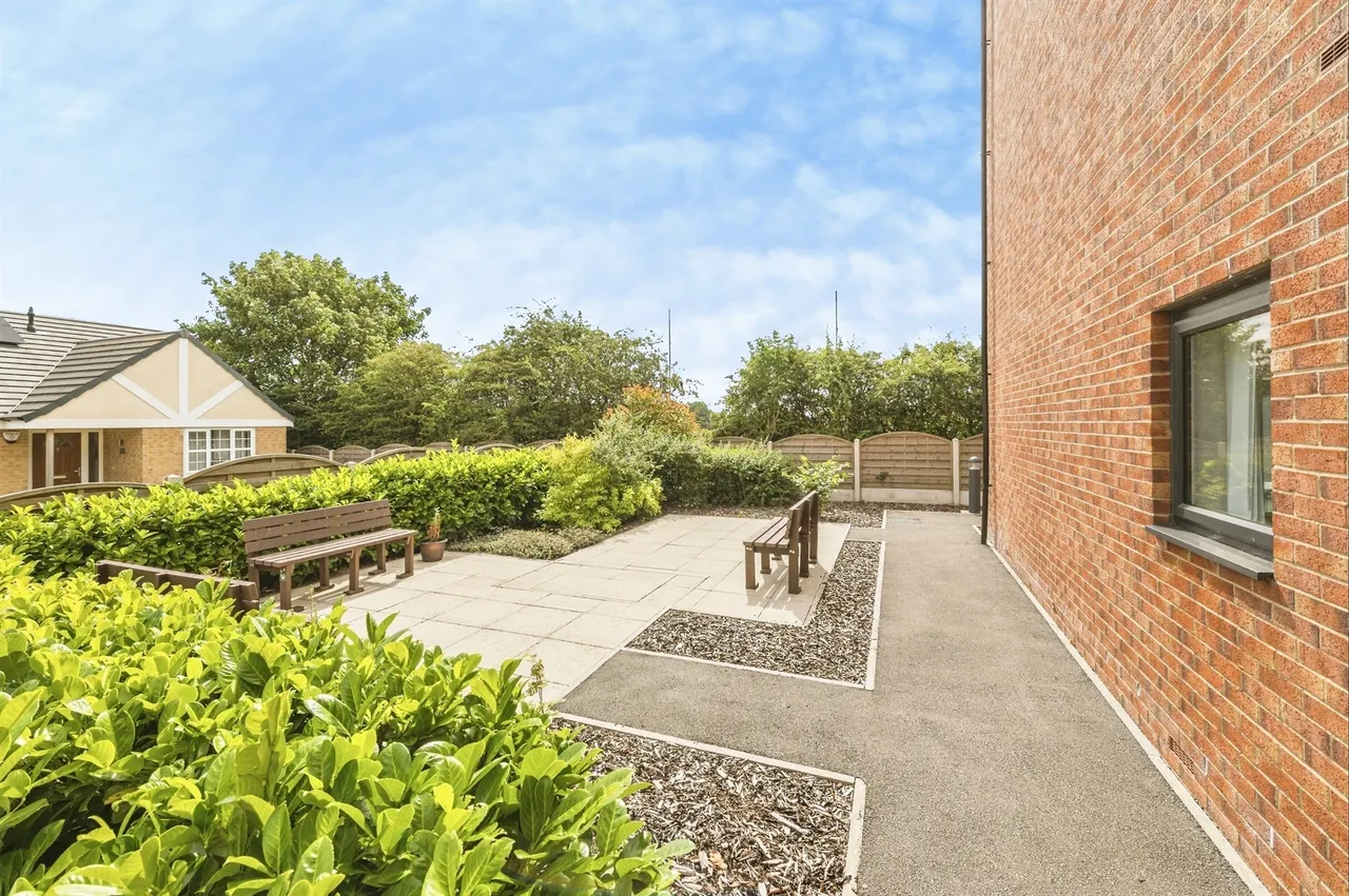 Waterton Gardens, Walton, WF2, photo 16