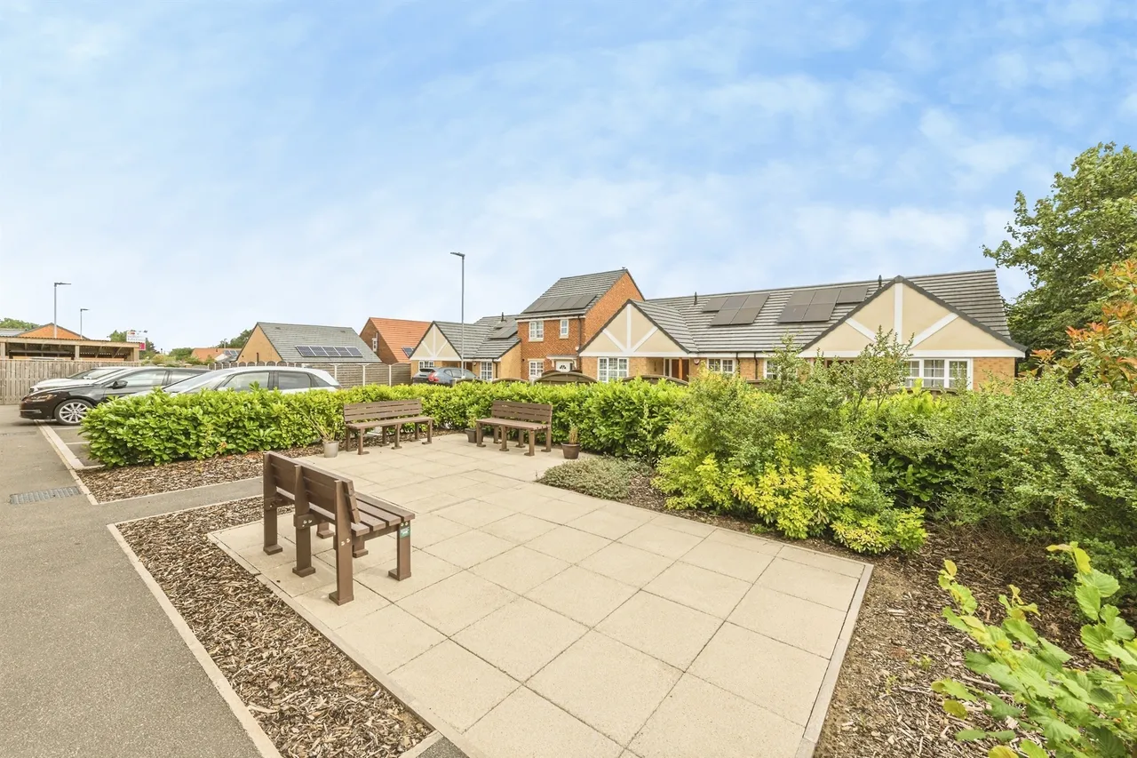 Waterton Gardens, Walton, WF2, photo 17