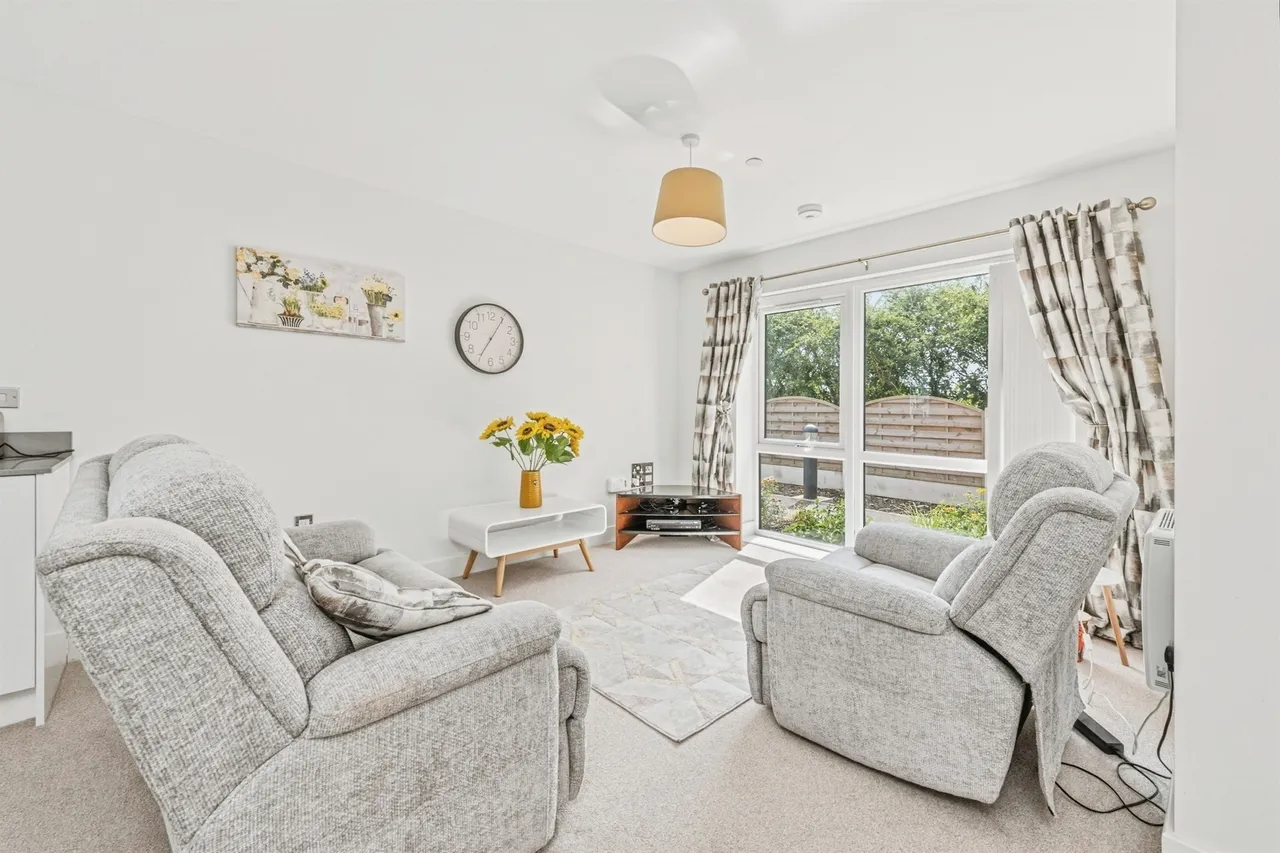 Waterton Gardens, Walton, WF2, photo 5