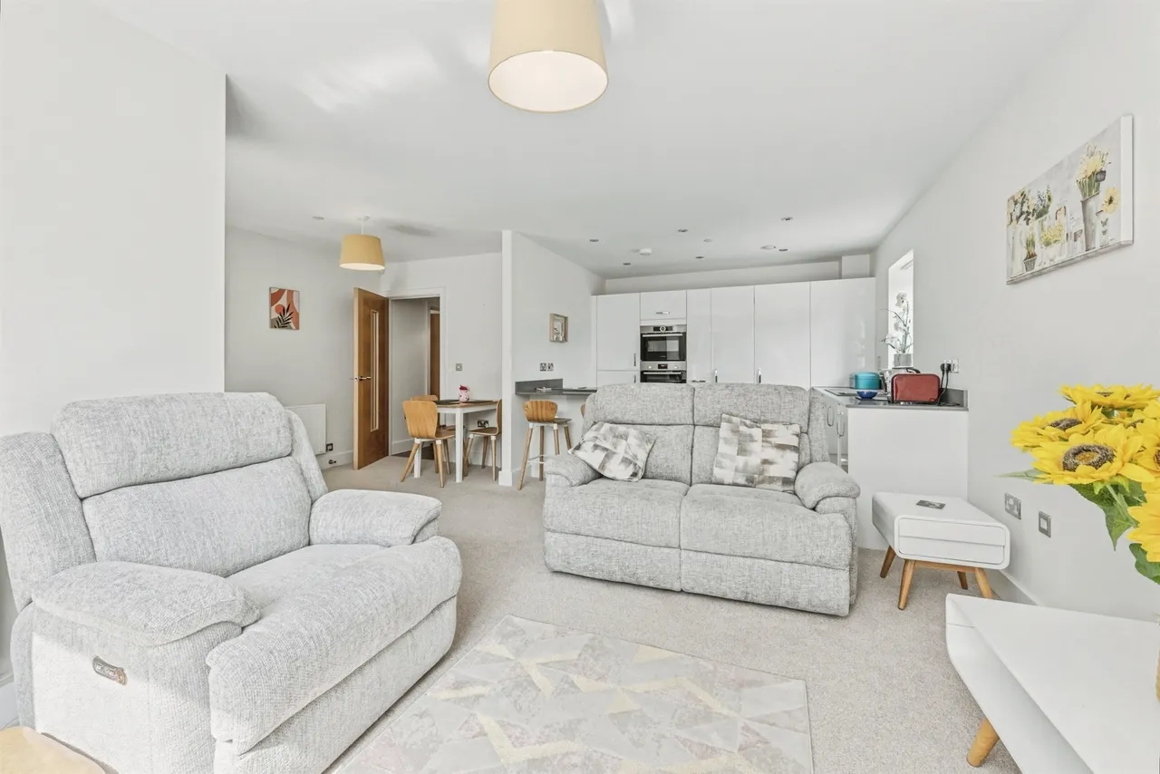 Waterton Gardens, Walton, WF2, photo 6