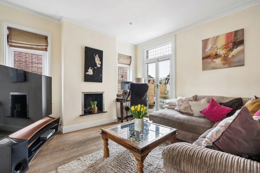 Wharf Lane, Bourne End SL8 5RU, photo 4