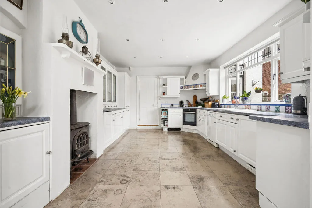 Wharf Lane, Bourne End SL8 5RU, photo 11