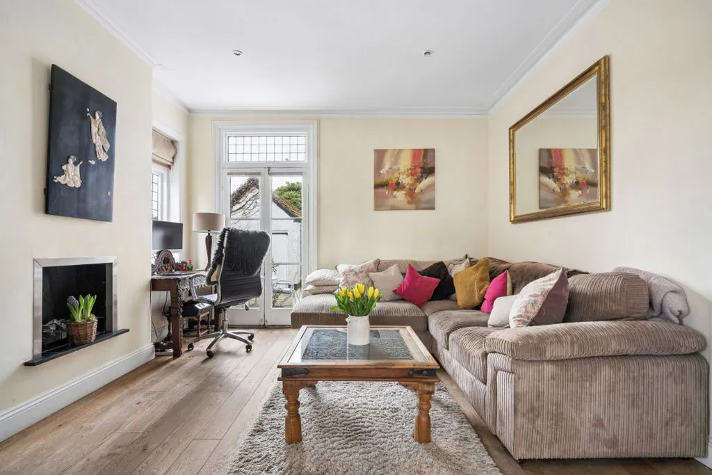 Wharf Lane, Bourne End SL8 5RU, photo 6