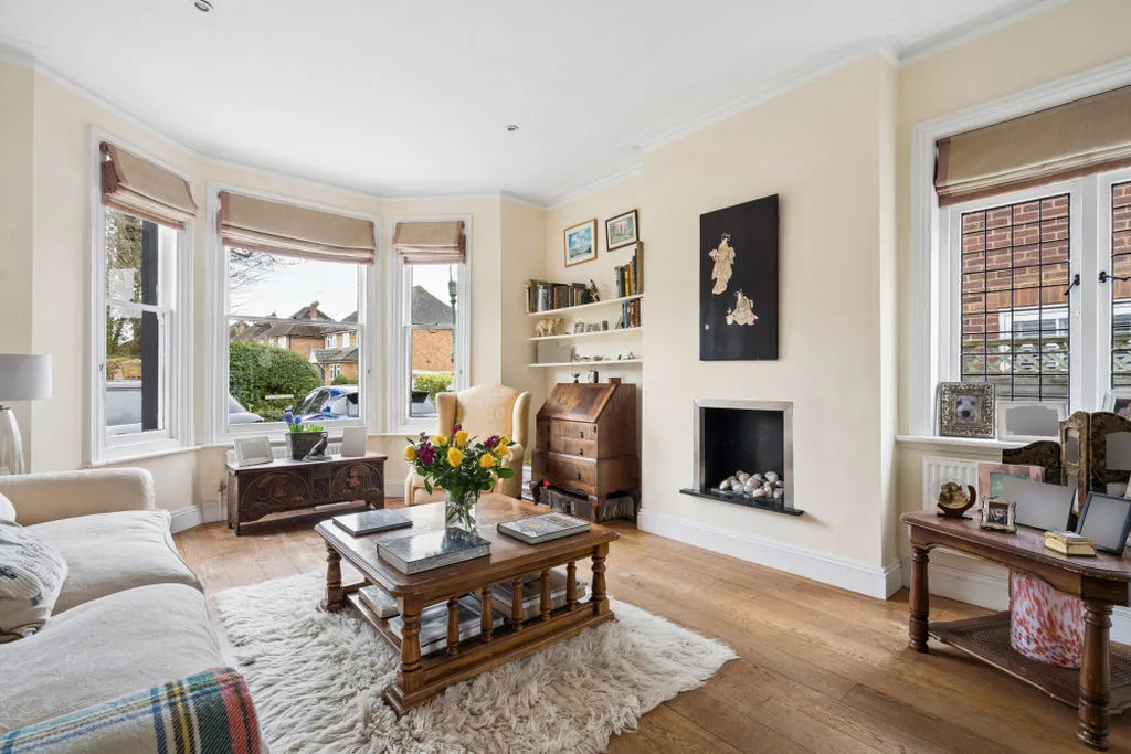 Wharf Lane, Bourne End SL8 5RU, photo 2