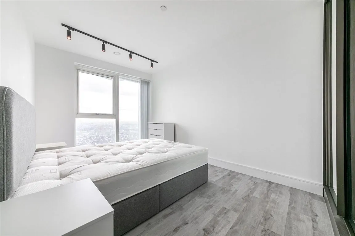 Portal Way, North Acton, photo 10