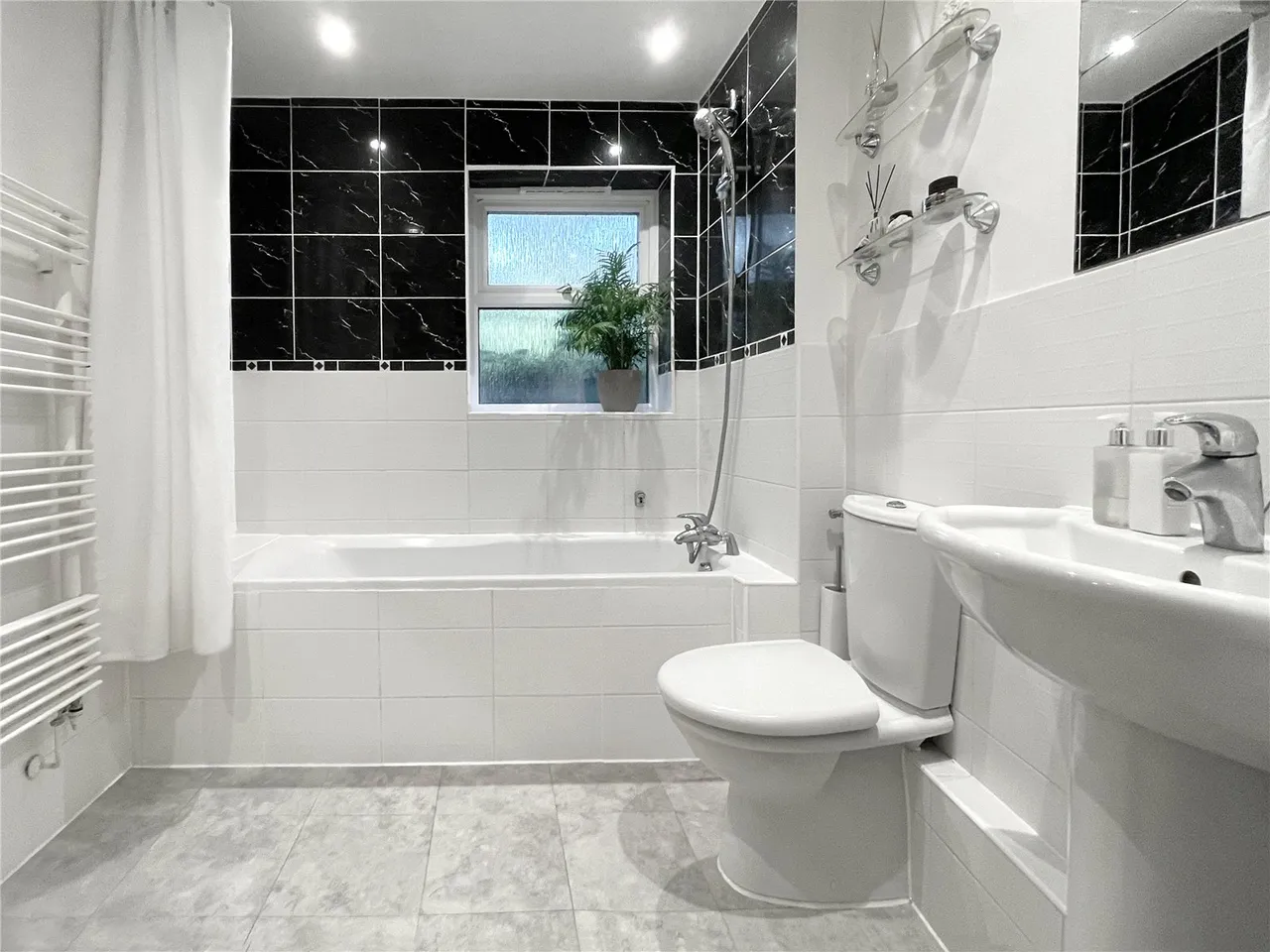 Wellington Road, Hampton Hill, London, TW12 1JB, photo 8