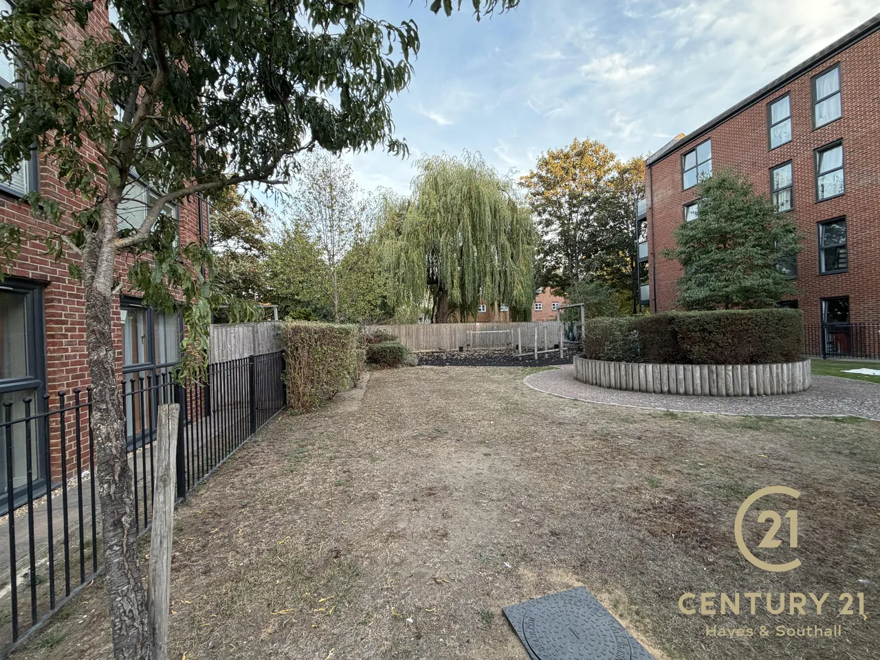 Otter Way, UB7, photo 9