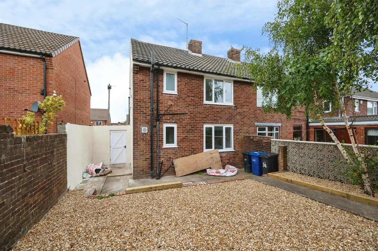 Bell Street, Pensnett, DY5, photo 13