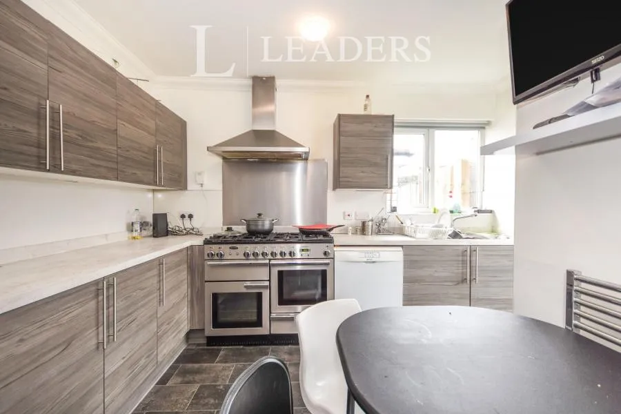 Chelmer Road, extra storage room, CM2, photo 4