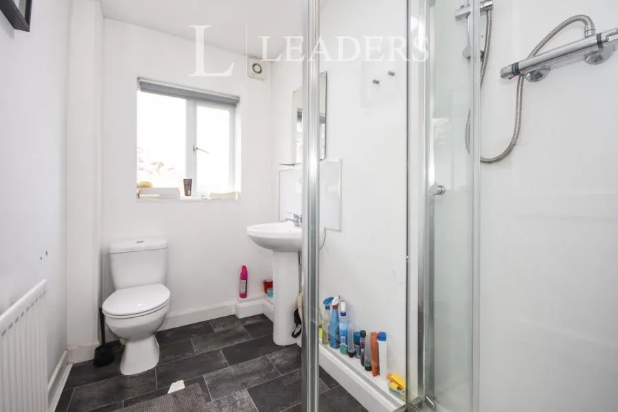 Chelmer Road, extra storage room, CM2, photo 5