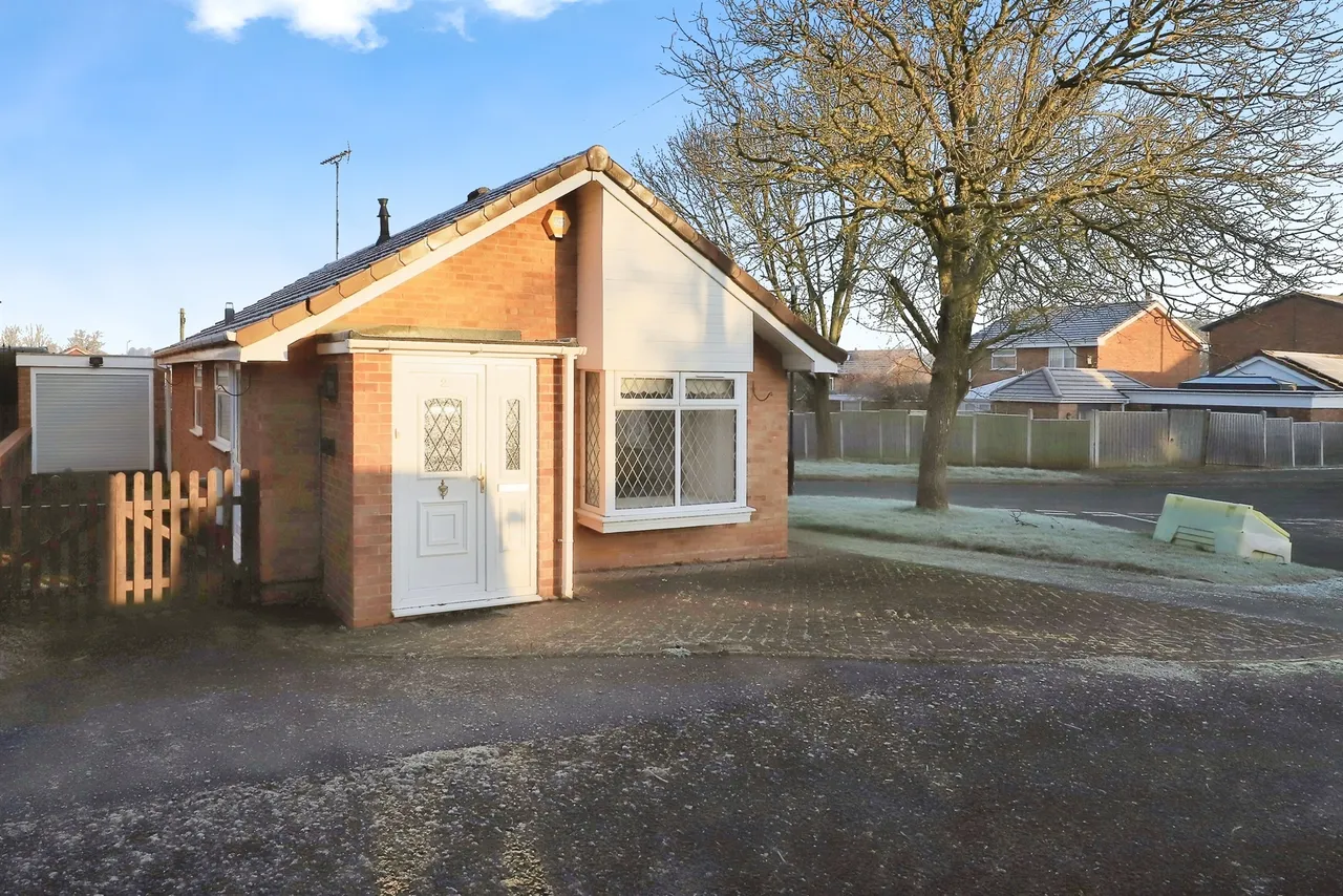 2 bed house for sale — Brambling Rise, Kidderminster
