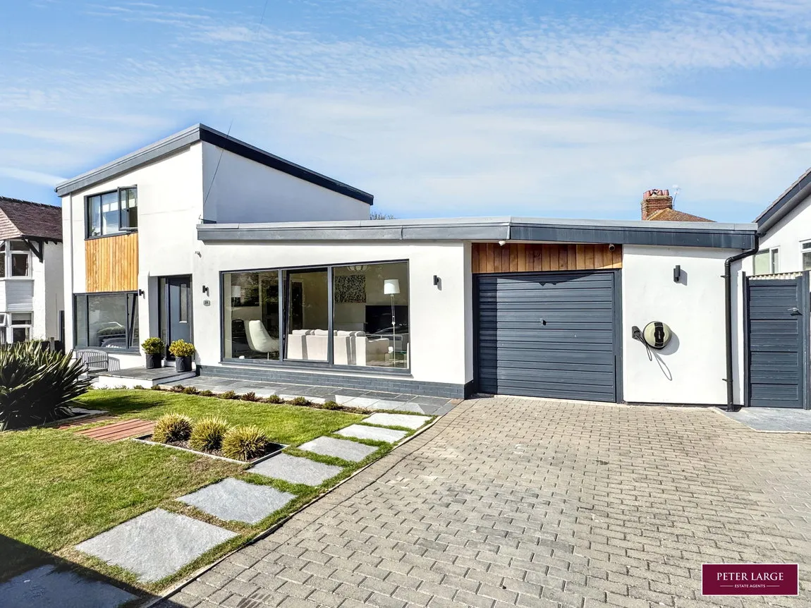 3 bed house for sale — Tudor Avenue, Prestatyn, Denbighshire, LL19 9HN