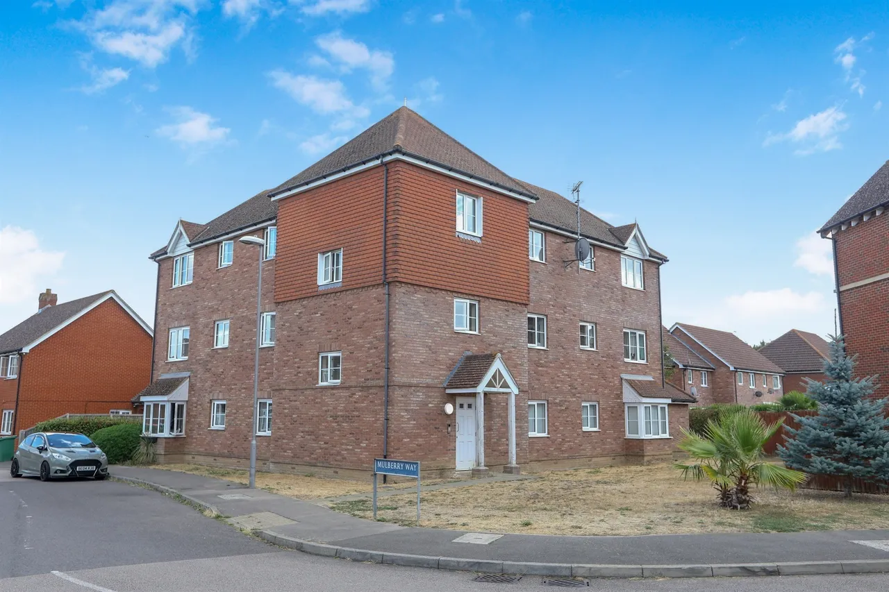 2 bed flat for sale — Mulberry Way, Sittingbourne